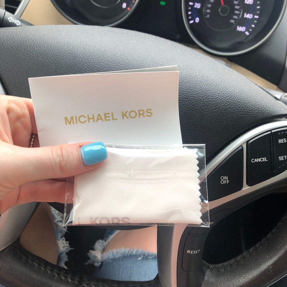 Michael Kors Sunglasses 😎 - Picture 5 of 5